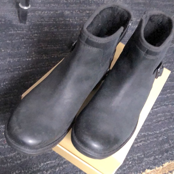 UGG (EU41) Uggs Pure wool booties - Picture 2 of 11